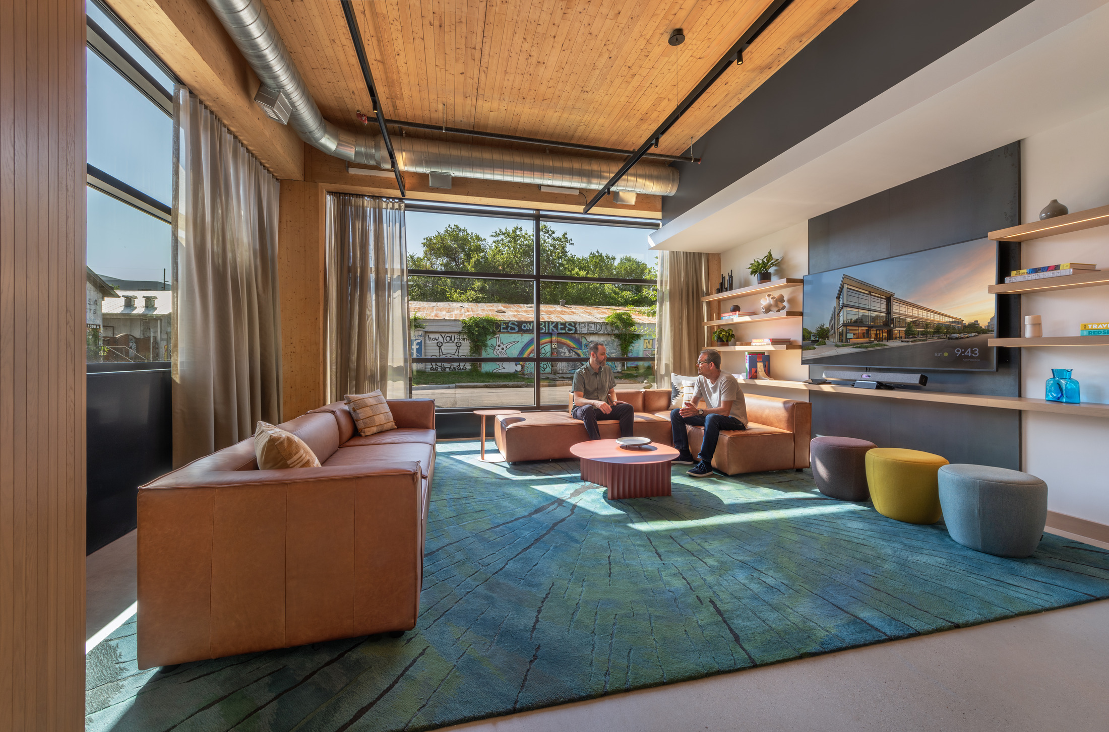 洋書 Innovative Office Design The Experiential Workplace: Office Design Trends for 2025
