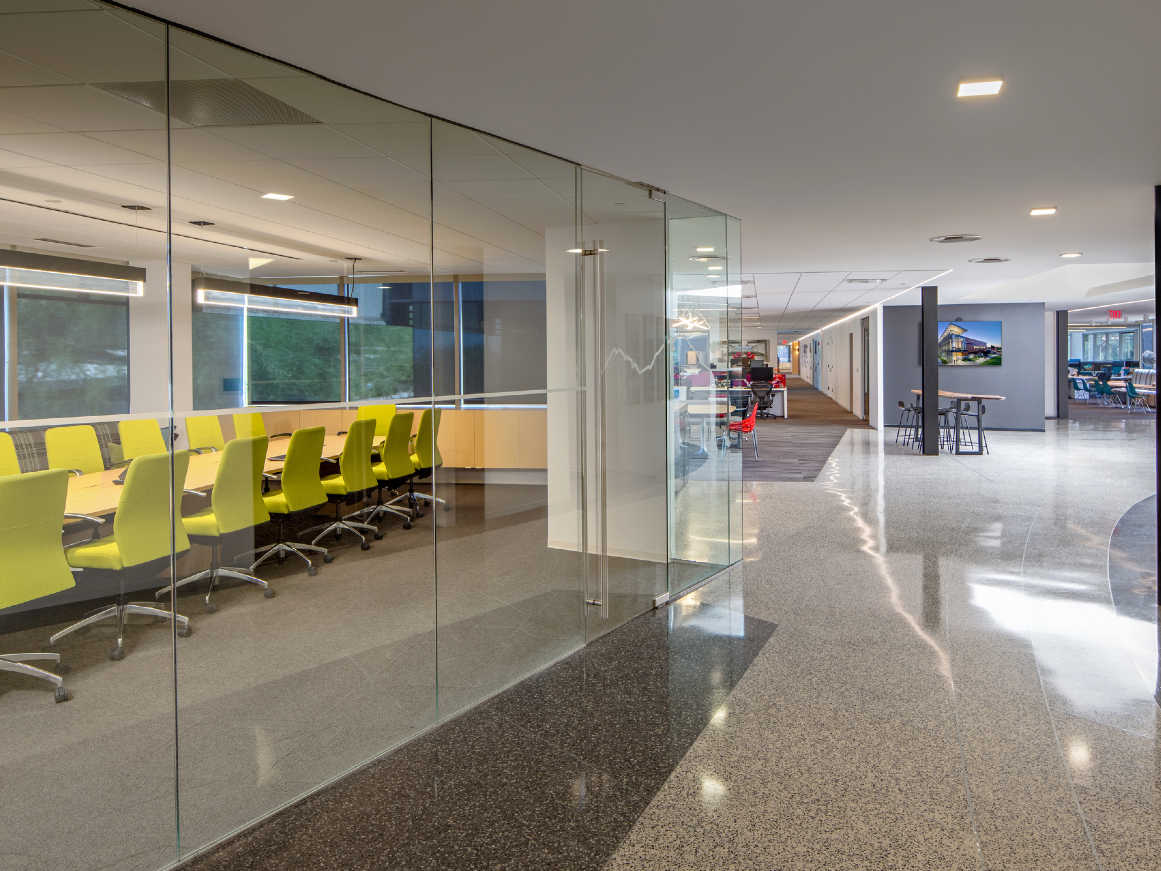modern office of a major collaboration and gathering hub; modular and tabletop seating; DLR Group Phoenix office