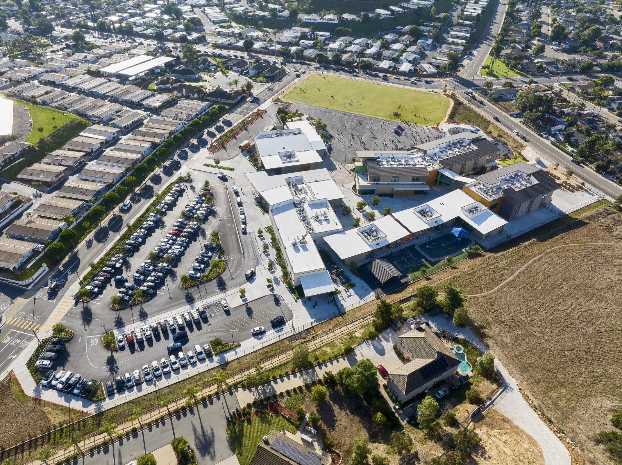 Aerial view of Richland Elementary School featuring the campus design of the school