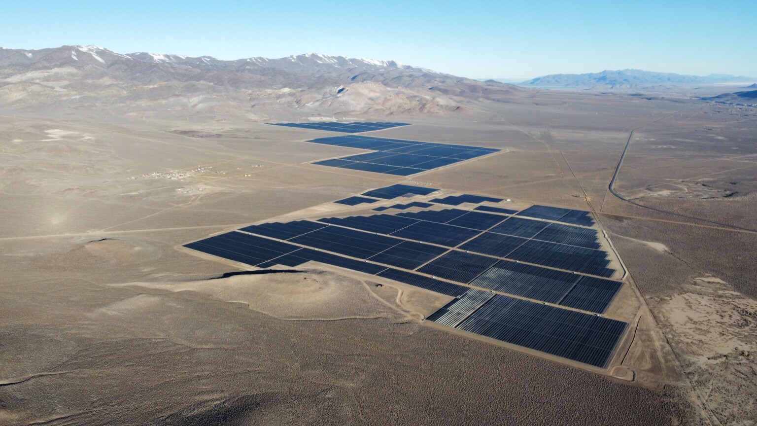 solar panels, ground mount solar, utility scale solar, solar farm, solar plant, renewable energy solar panels, ground mount solar, utility scale solar, solar farm, solar plant, renewable energy