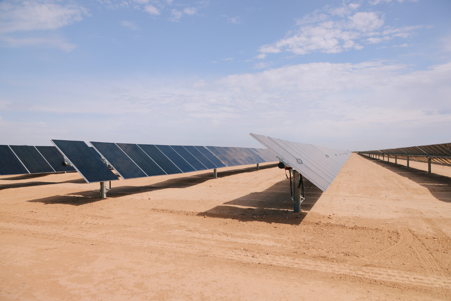 solar panels, ground mount solar, utility scale solar, solar farm, solar plant, renewable energy solar panels, ground mount solar, utility scale solar, solar farm, solar plant, renewable energy