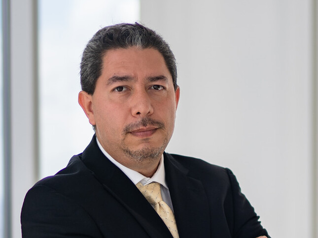 Luis Alvarez, Assoc. AIA